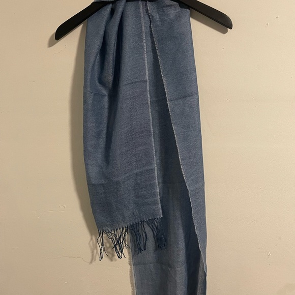 Lands' End Accessories - Land Ends 70% Alpaca 🦙 & 30% Silk Light Denim Blue Fringe 🧣